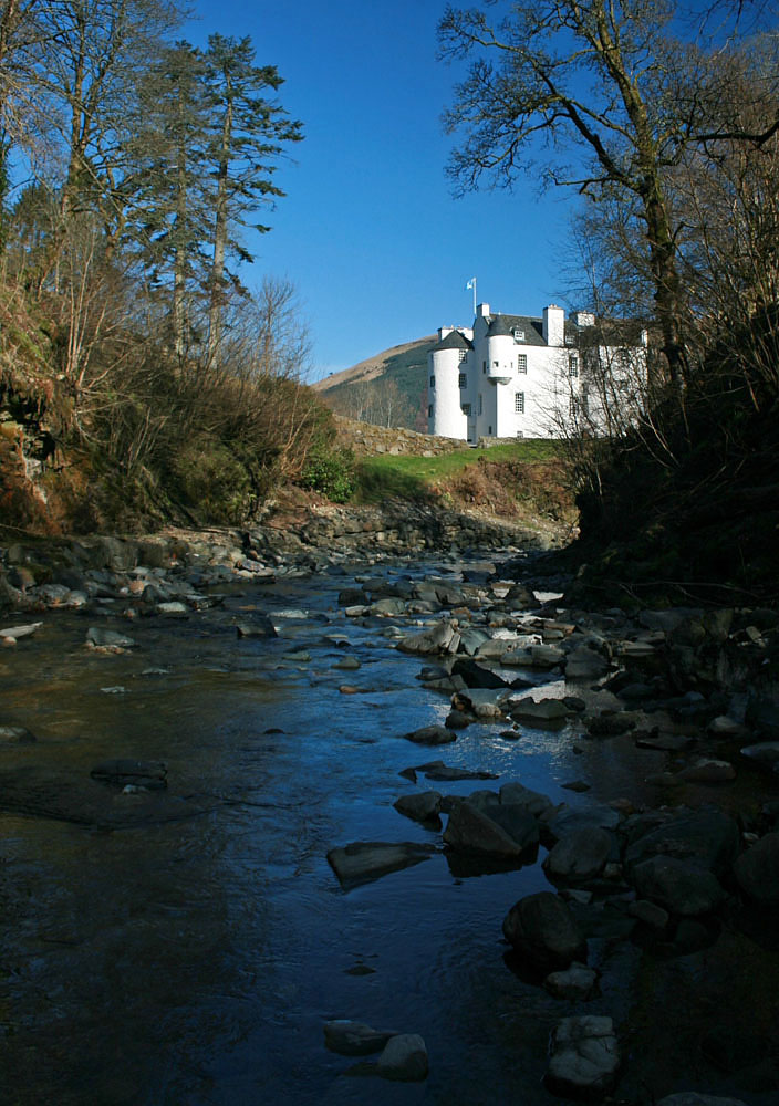 LOCH EARN CASTLE